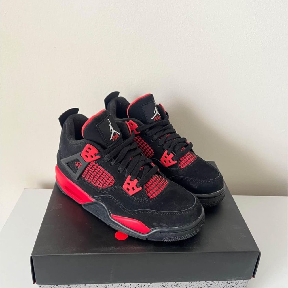 USED - Jordan 4 Red Thunder - 5Y